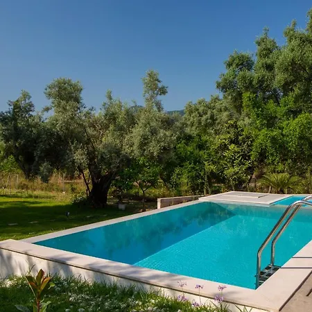 Averto With Private Pool