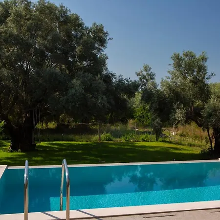 Βίλα Averto With Private Pool *