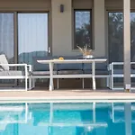 Averto With Private Pool Villa Nidhrion