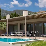 Villa Averto With Private Pool *