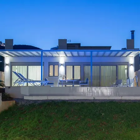 Villa Averto With Private Pool Nidhrion