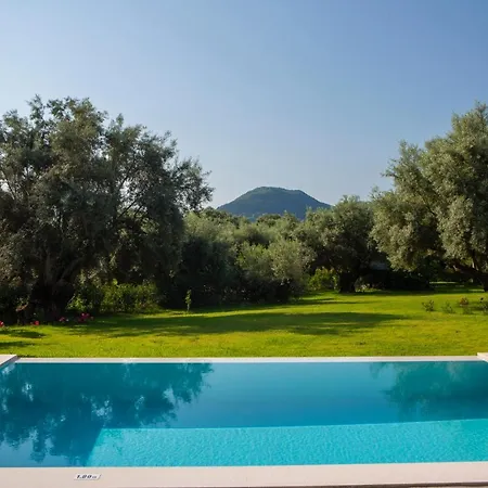 Villa Averto With Private Pool *