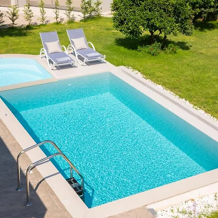 Luxury Averto With Private Pool *