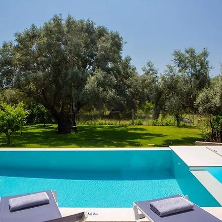 Averto With Private Pool Nydri (Lefkada)