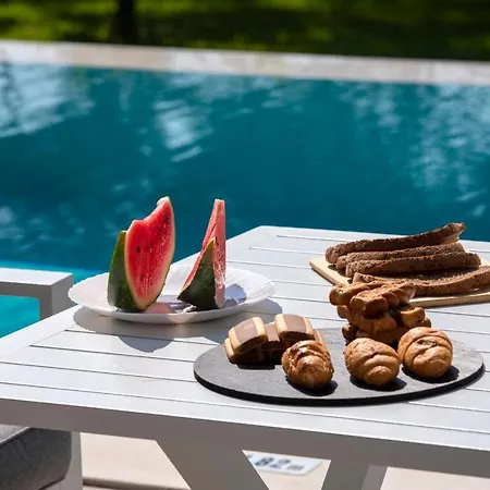 Luxury Averto With Private Pool *