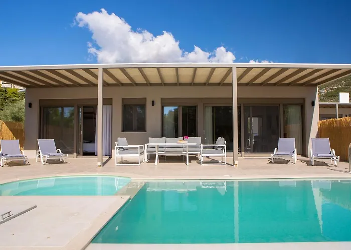 Villa Averto With Private Pool