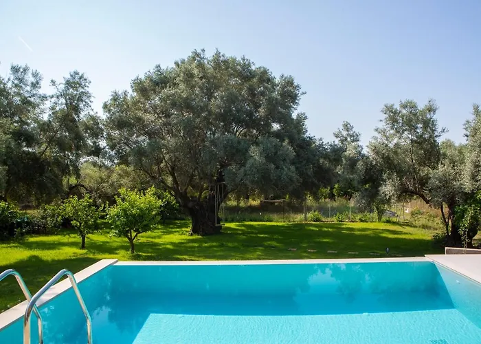 Villa Averto With Private Pool *